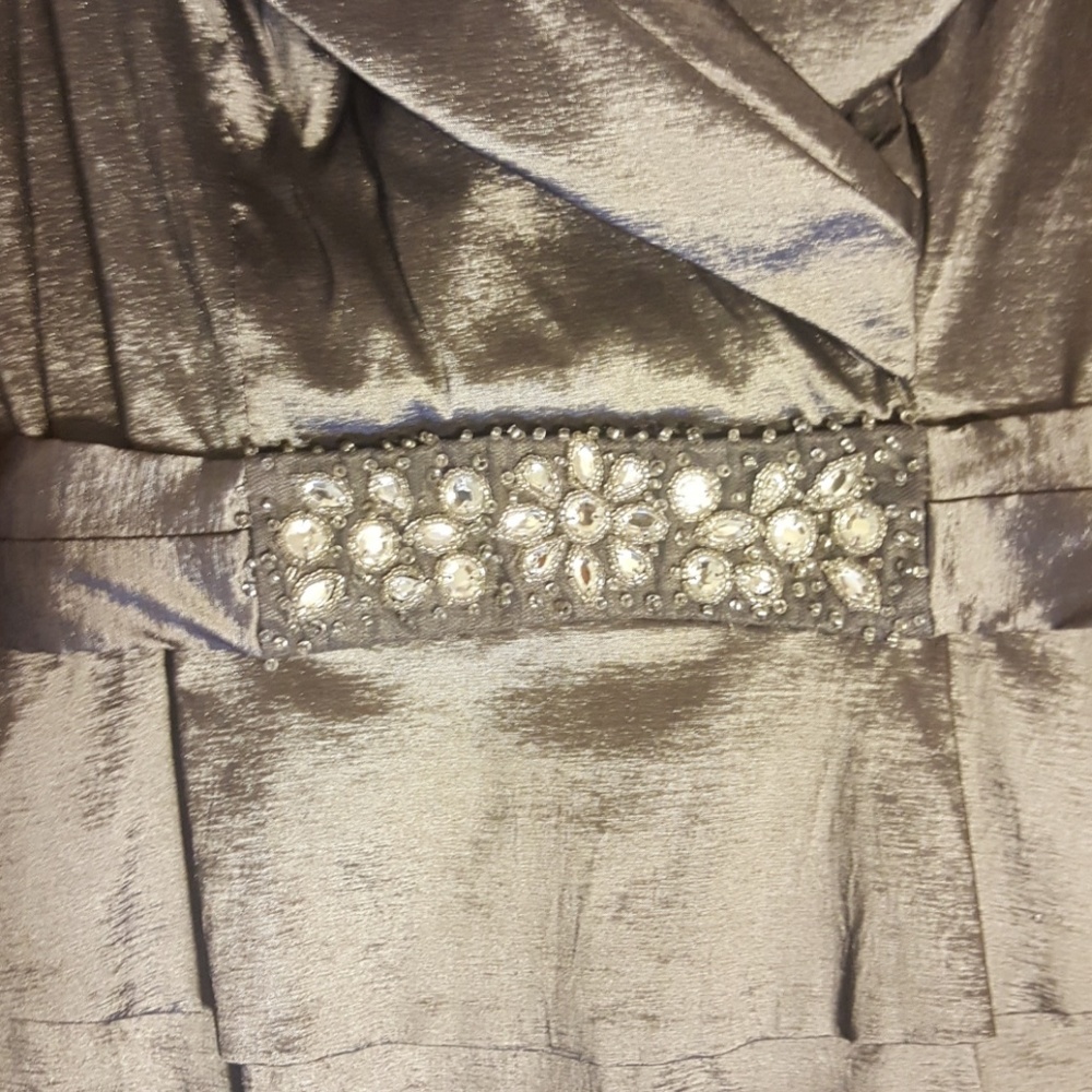 Dress - Picture 2 of 3